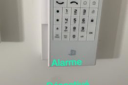 panneau-alarme-desactive-appartement-emeraude