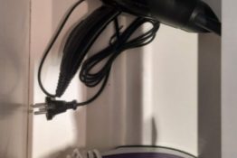 fer-a-repasser-et-seche-cheveux-appartement-mystery