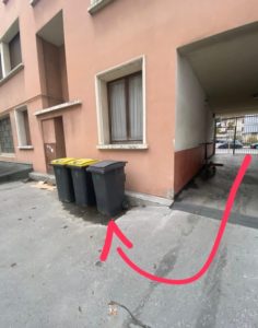 acces-aux-poubelles-appartement-jaccuzi-bay