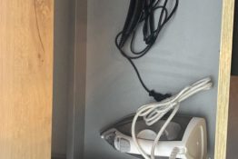 seche-cheveux-fer-a-repasser-appartement-perchoir