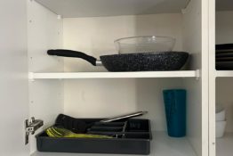 appareil-a-raclette-couverts-casseroles-appartement-hermes