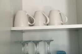 tasse-verres-appartement-leana-tessa-neyt