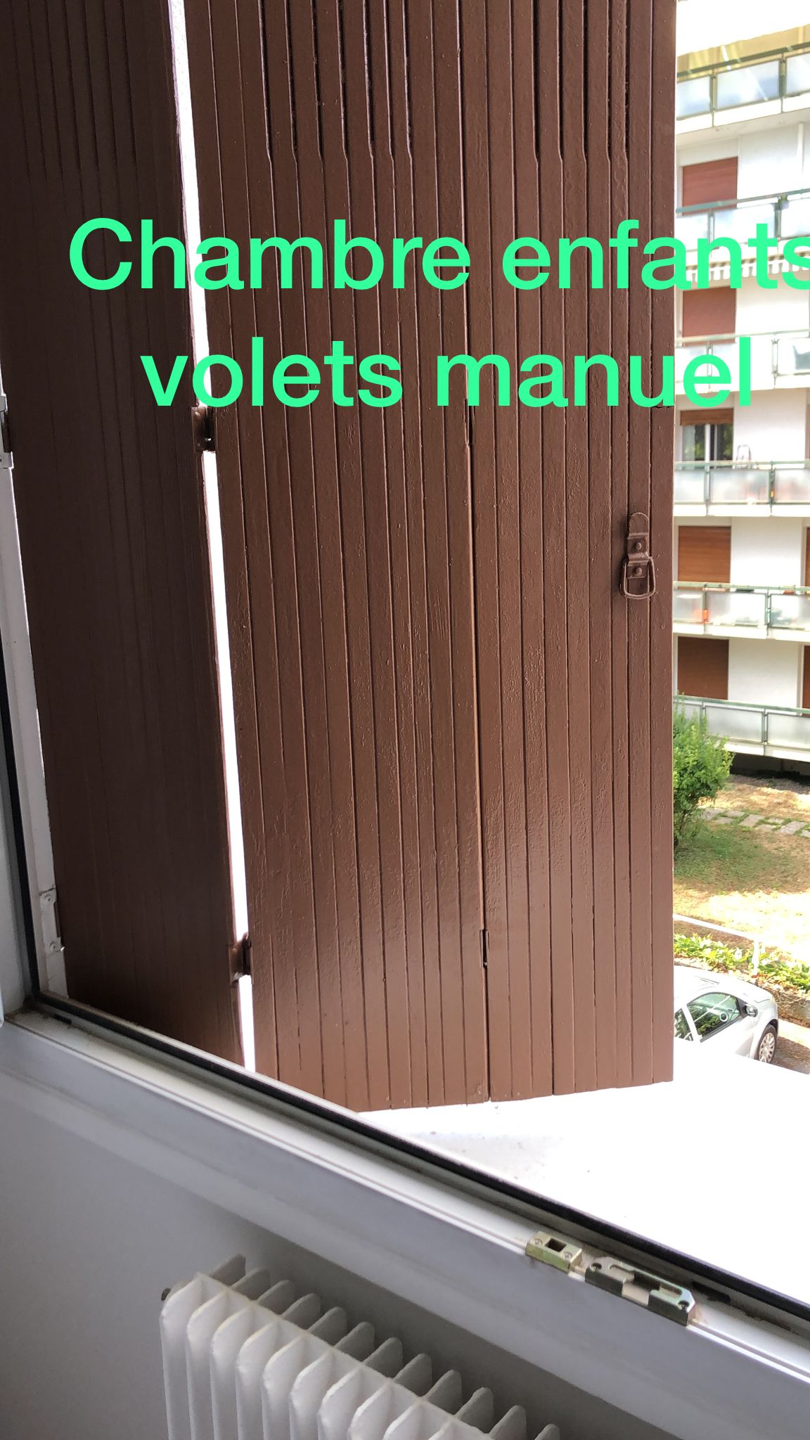 volets-manuel-chambre-enfant-appartement-volcania