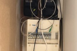 box-internet-compteur-electrique-disjoncteur-appartement-nero