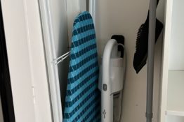 fer-table-a-repasser-appartement-tropicana