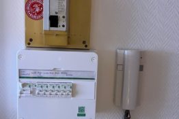 interphone-disjoncteur-compteur-electrique-appartement-myrtille