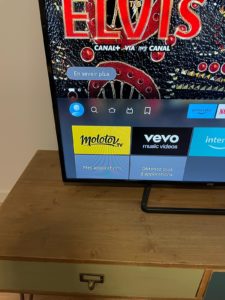 television-appartement-rainbow