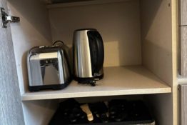 appareil-a-raclette-grille-pain-bouilloire-appartement-marquis