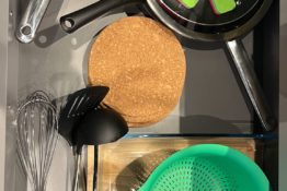 casseroles-ustensiles-appartement-albatros