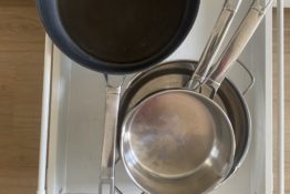 casseroles-appartement-golden-blue