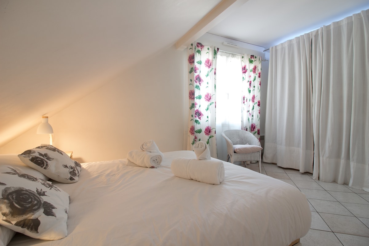 chambre-appartement-lovely-parmelan
