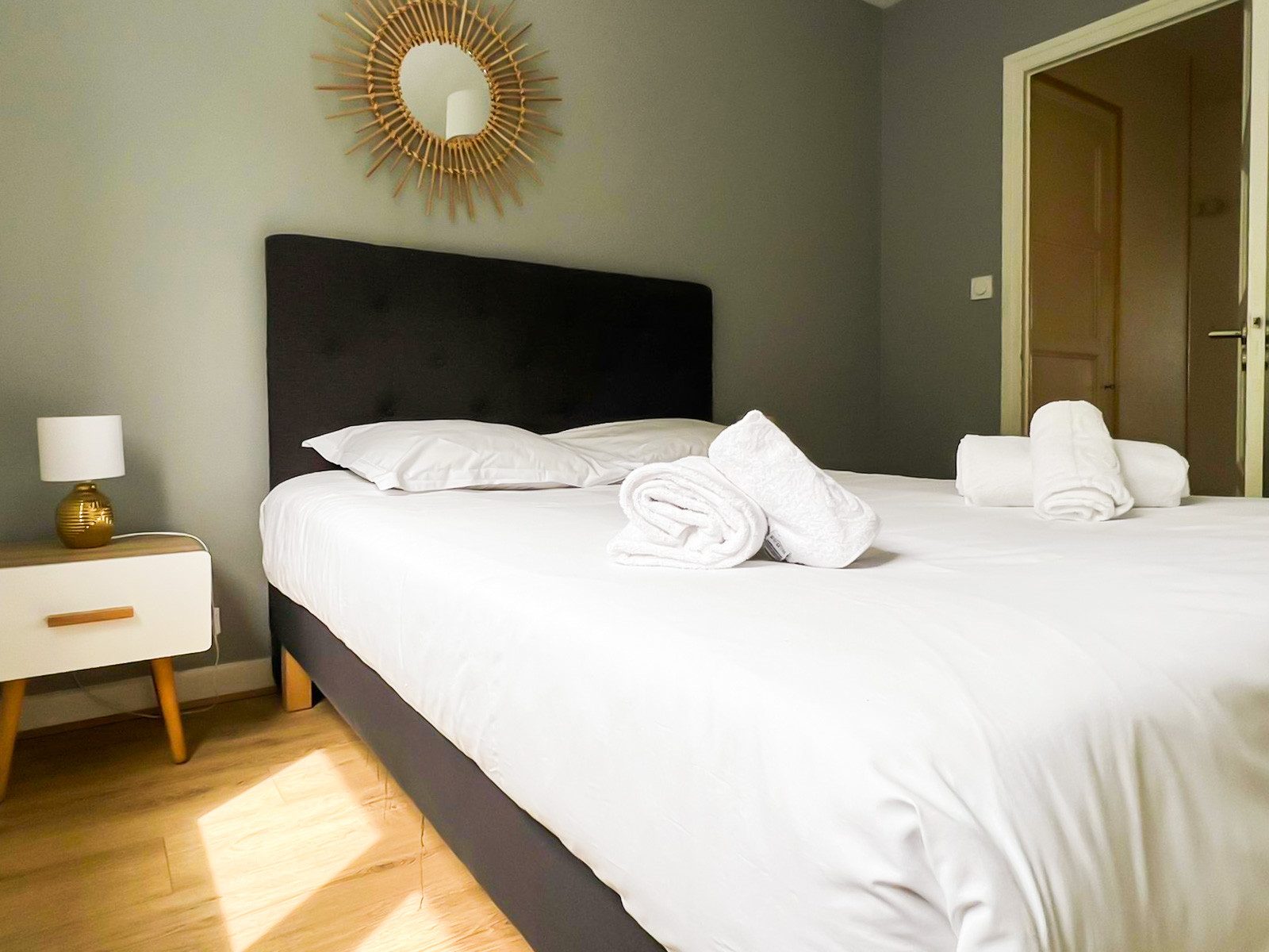 chambre-appartement-pop-art-annecy