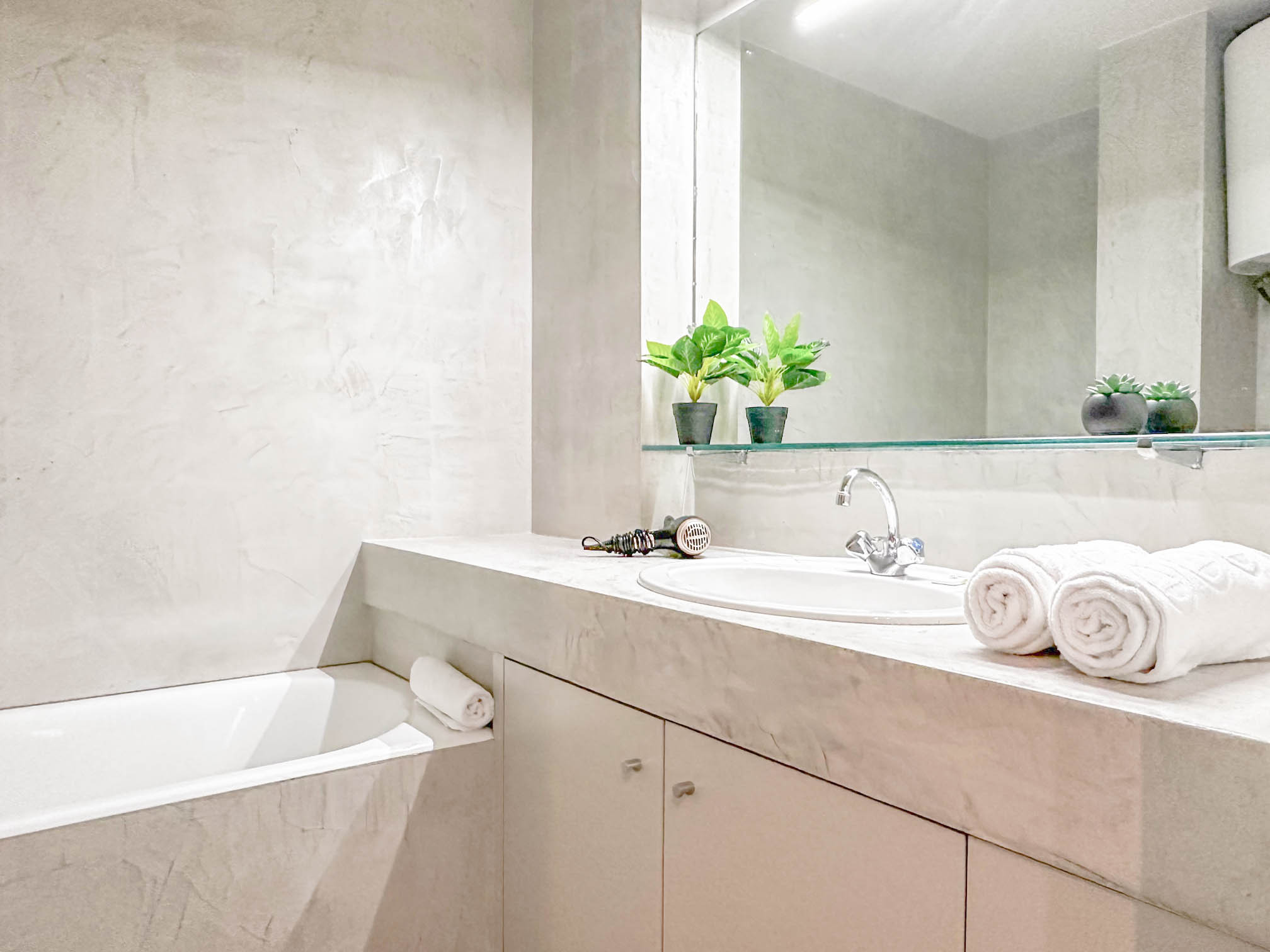 salle-de-bain-appartement-lake-view-annecy