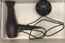 sèche-cheveux-appartement-bahia-annecy