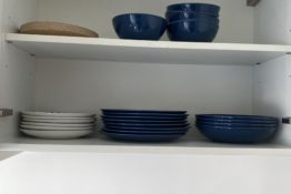 assiettes-bols-appartement-garden-plazza