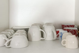 tasses-appartement-rocher-blanc