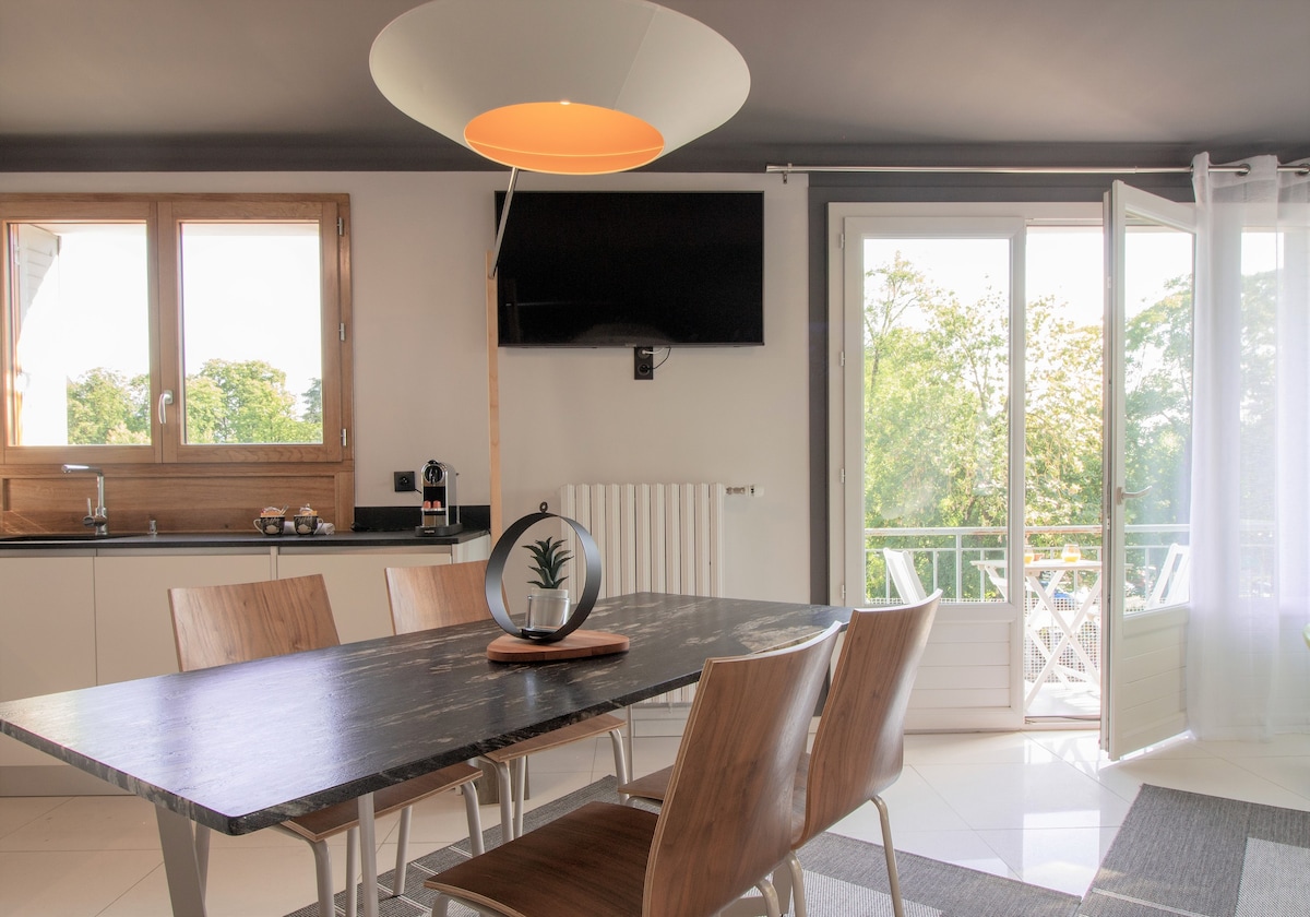 salle-a-manger-appartement-petit-palace-annecy