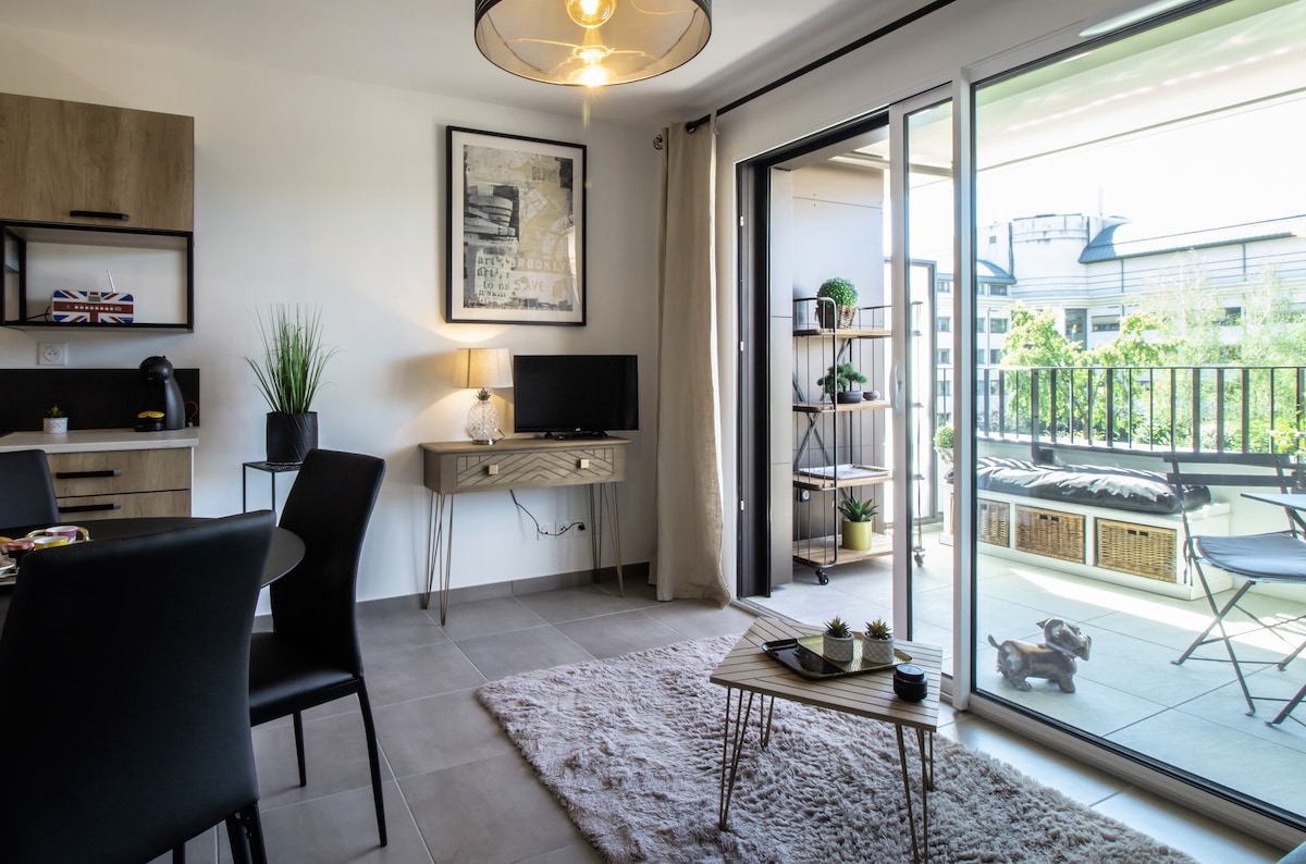 terrasse-appartement-black-swan-annecy