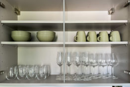 verres-tasses-appartement-volcania