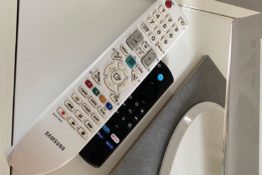 telecommande-television-appartement-kusmi