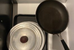 casseroles-appartement-lilas-rose