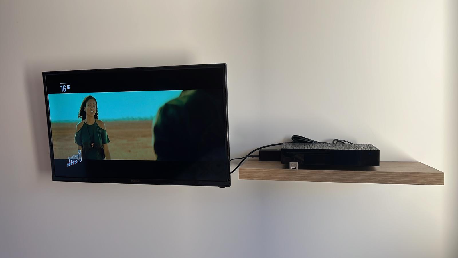 television-appartement-soleil-dor