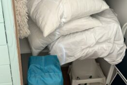 lit-bébé-chaise-bébé-dauphin